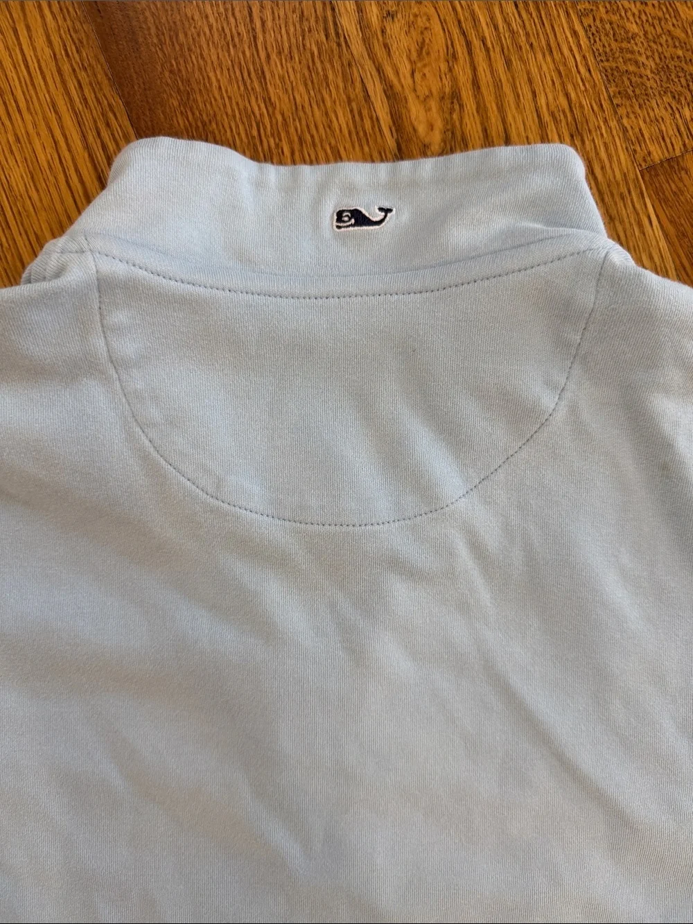 Boy’s Vineyard Vines Quarter Zip Pullover. Size XL. Like New Condition.